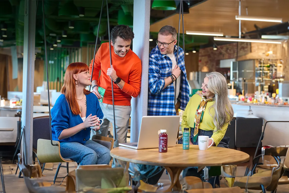 żabka, płace, certyfikat