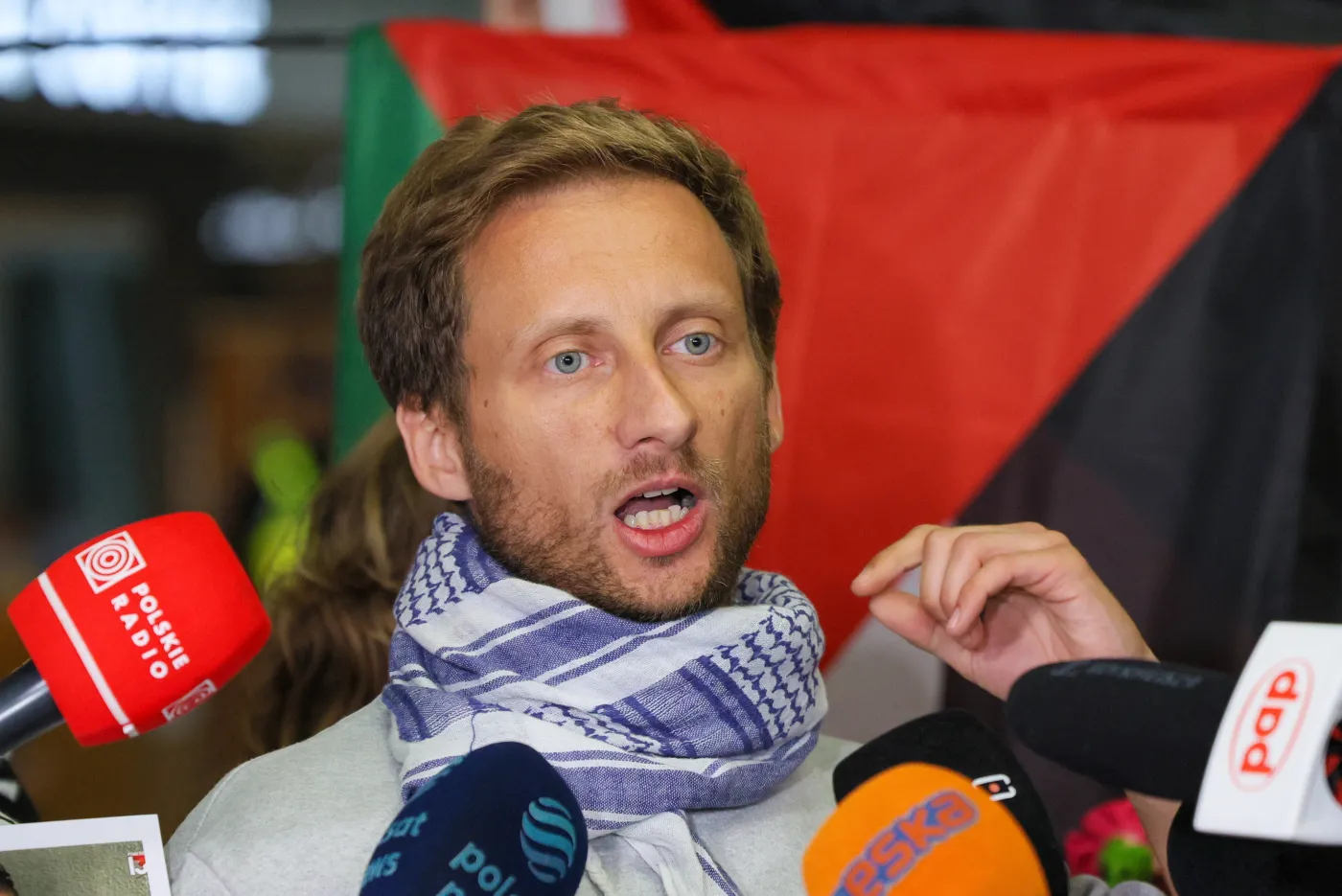 Burza po słowach o zmarłym żołnierzu. Sterczewski: Przepraszam