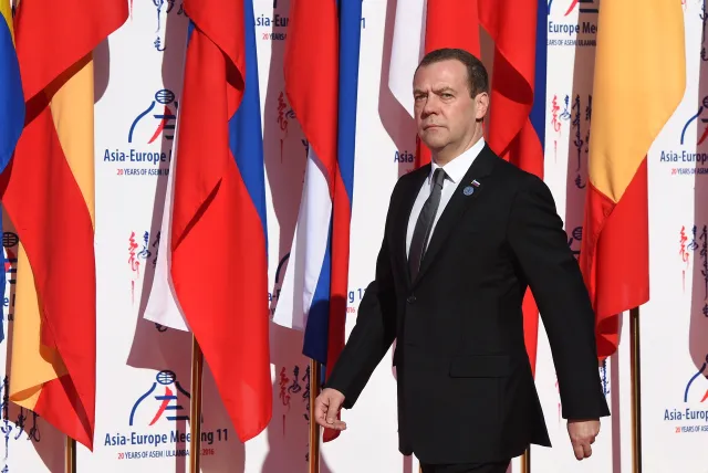 Były prezydent Rosji przeklina i "pluje jadem". Co się stało z Miedwiediewem?