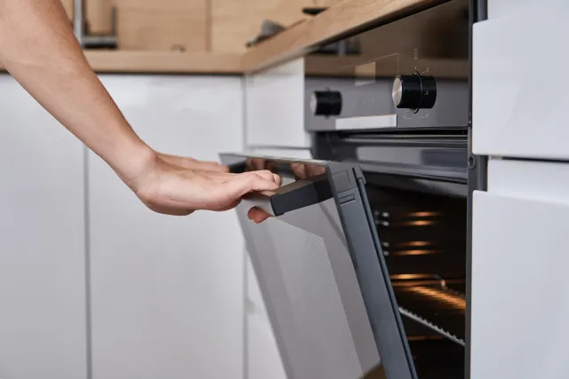 Przepisy obiecują upieczenie gęsich udek w godzinę? Przez ten pośpiech mięso będzie twarde jak guma