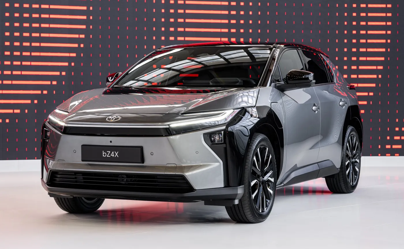 nowa-toyota-bz4x-awd-38431998.jpg