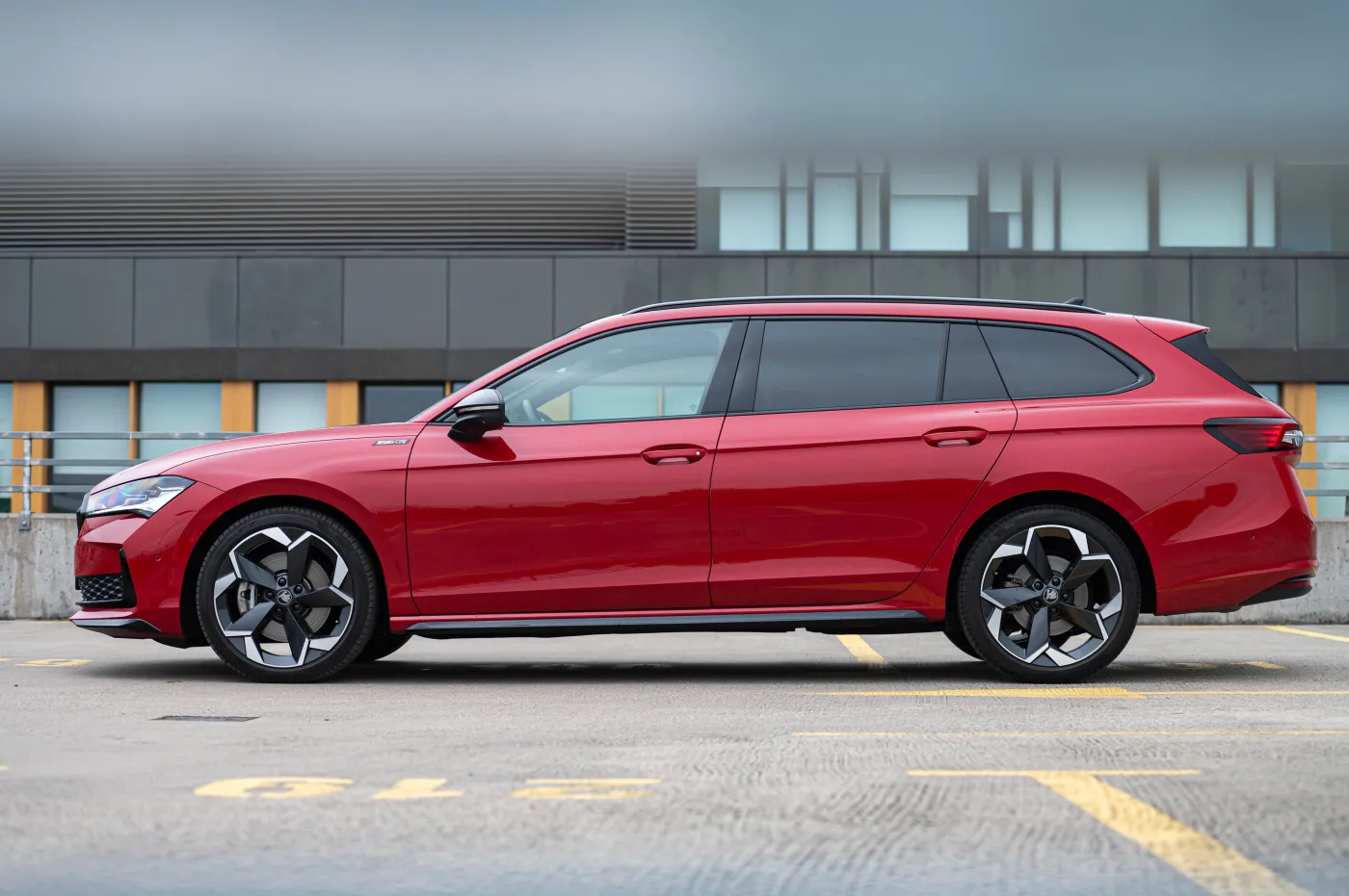 skoda-superb-sportline-38568023.jpg
