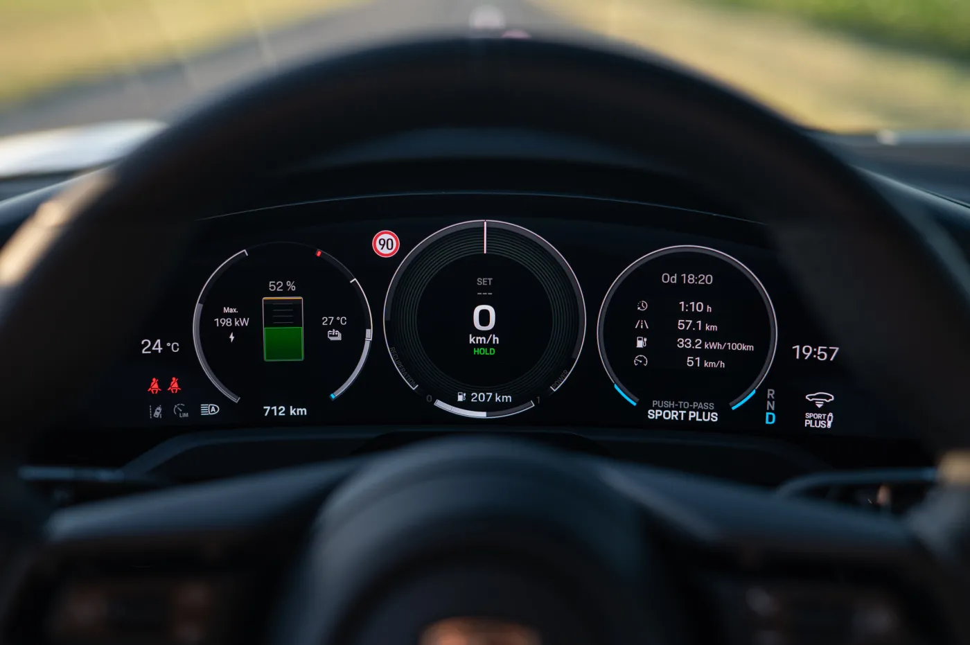 porsche-taycan-turbo-s-38970246.jpg