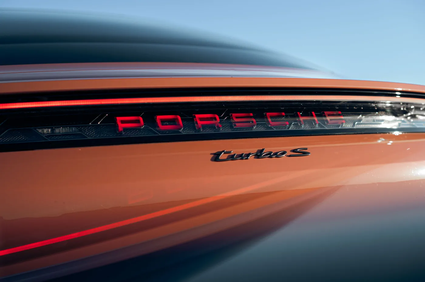 porsche-taycan-turbo-s-38970257.jpg