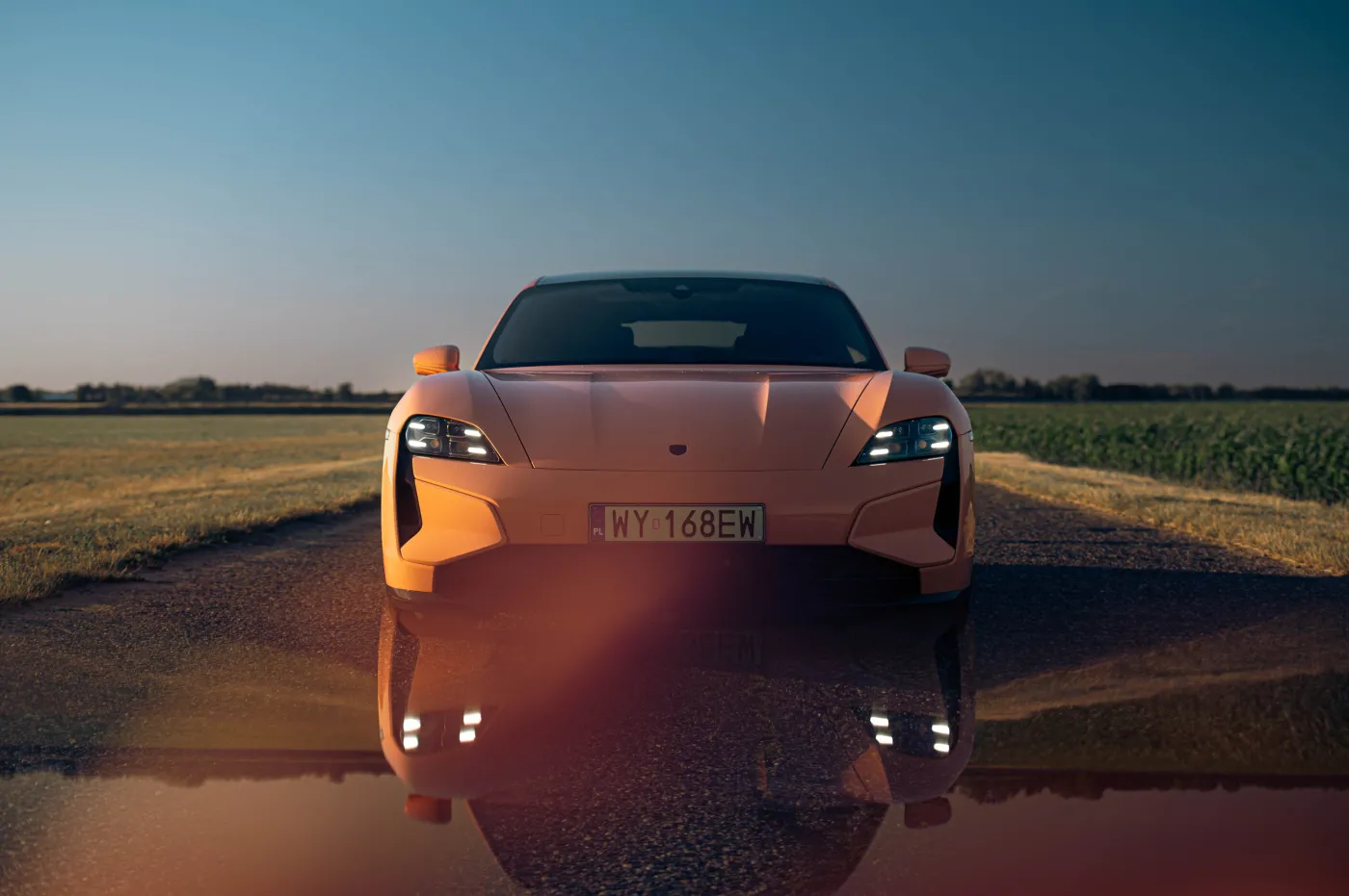 porsche-taycan-turbo-s-38970295.jpg
