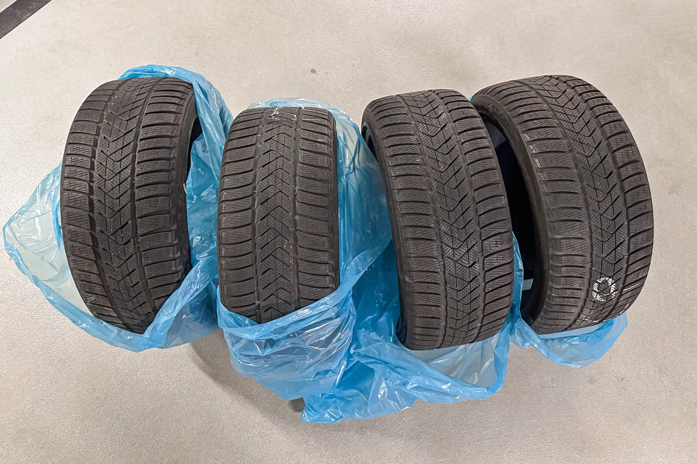 uzywane-opony-zimowe-38339609.jpg