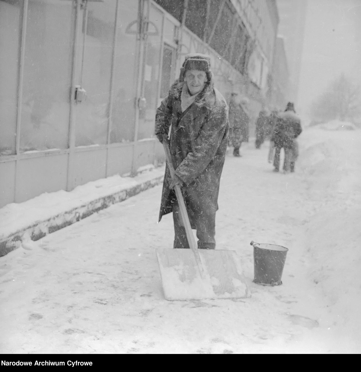 Ostry mróz -30 stopni, potężne śnieżyce i zaspy. Taki styczeń trudno sobie teraz wyobrazić