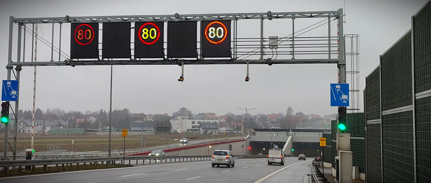 Odcinkowy pomiar prędkości w tunelu na S52 w m. Zielonki