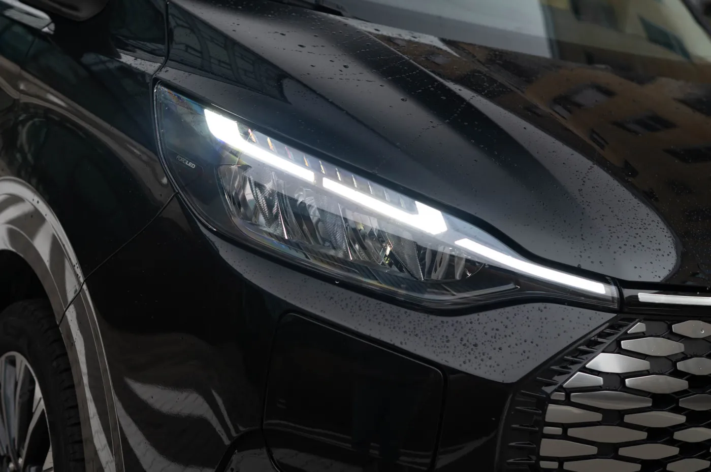 Nowy Ford dla dużej rodziny. Cena? Teraz 89 tys. taniej