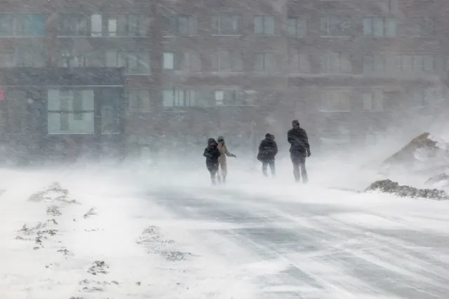 Sparaliżowały Warszawę i Łódź. Czy zimowe burze to normalne zjawisko?