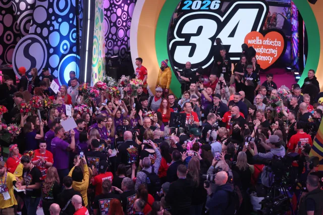 34. Finał WOŚP. Licznik się kręci. Ile milionów złotych już zebrano? [RELACJA NA ŻYWO]