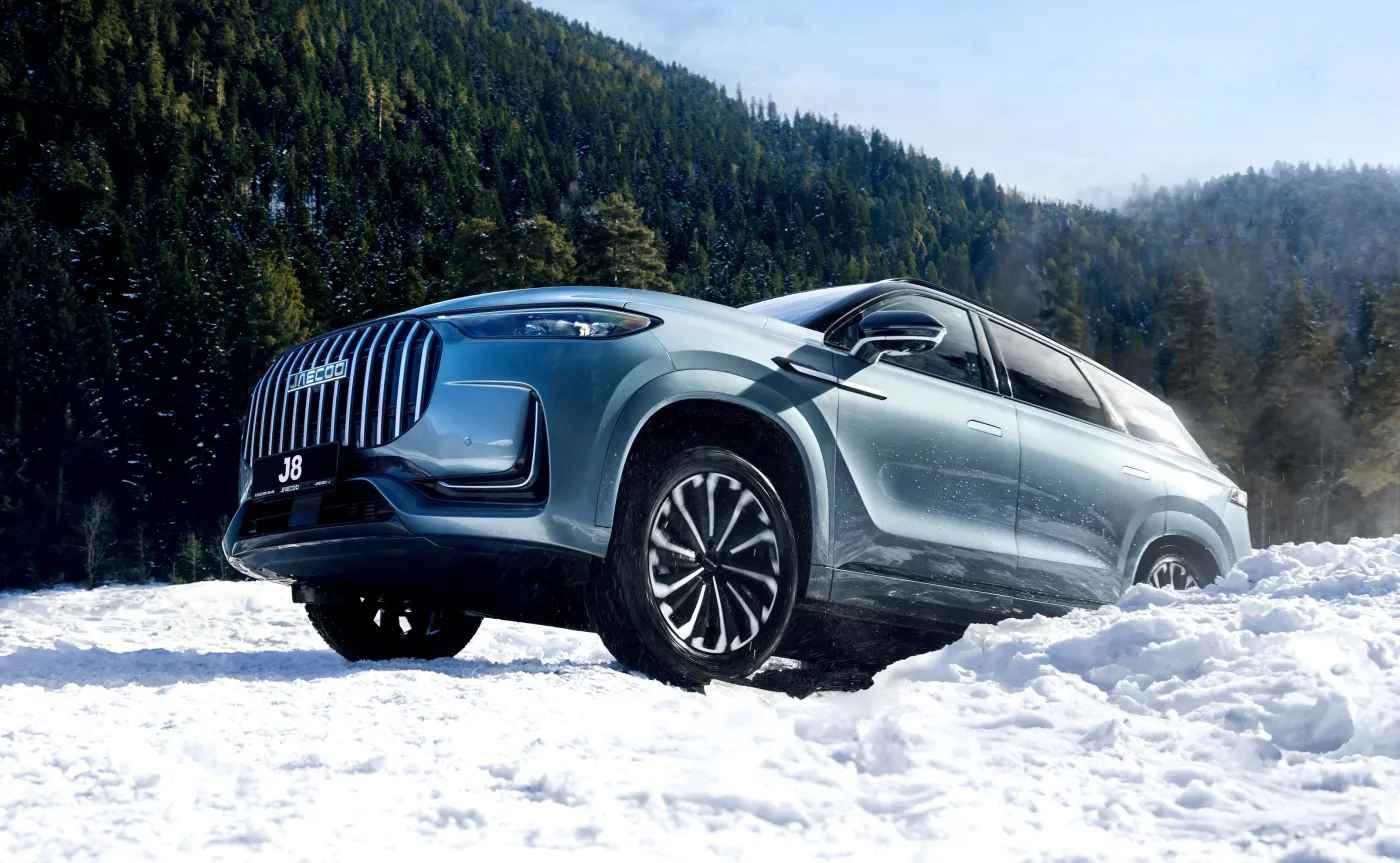 JAECOO 8 wjeżdża do Polski. Ma silnik 1.5 i deklasuje zasięgiem. Ile kosztuje?