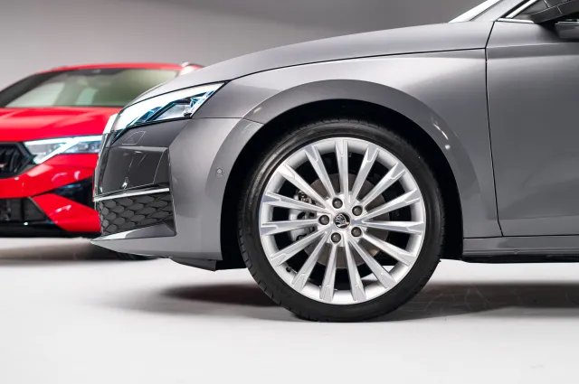 Skoda hitem: Spala 4,5 l na setkę i trzyma wartość jak złoto. Ile kosztuje?