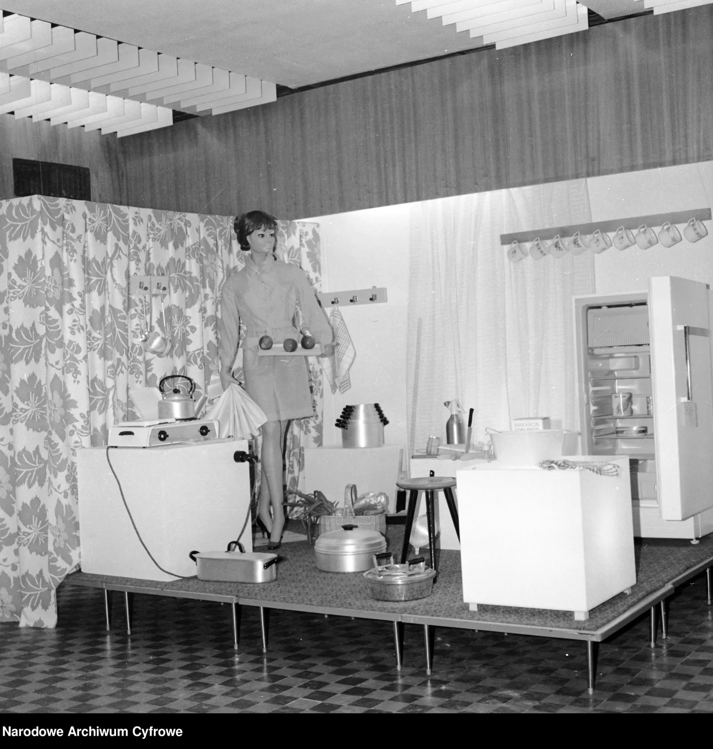 Pamiętasz kultowe przedmioty z PRL? Ten quiz wywoła lawinę wspomnień