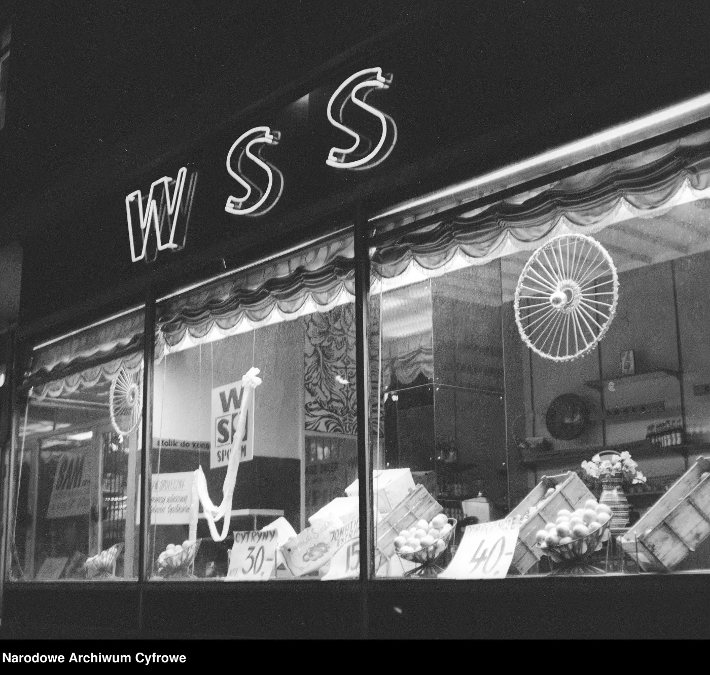 Ekspresowy, ale bardzo sentymentalny QUIZ o życiu w czasach PRL. Dwa ostatnie pytania to niezła zagwozdka