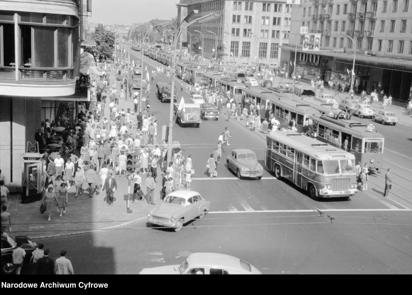 QUIZ mocno sentymentalny. Życie codzienne czasów PRL. Uważaj na dwa ostatnie pytania