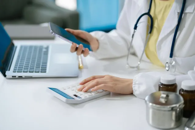 Nowe zasady L4 od poniedziałku 13 kwietnia 2026. ZUS zaostrza kontrole