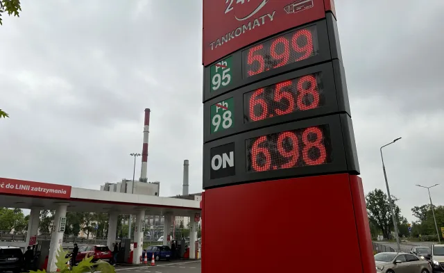 Dziś paliwo za 5,99 zł. Na tych stacjach wielka obniżka cen. Mamy najnowsze zestawienie