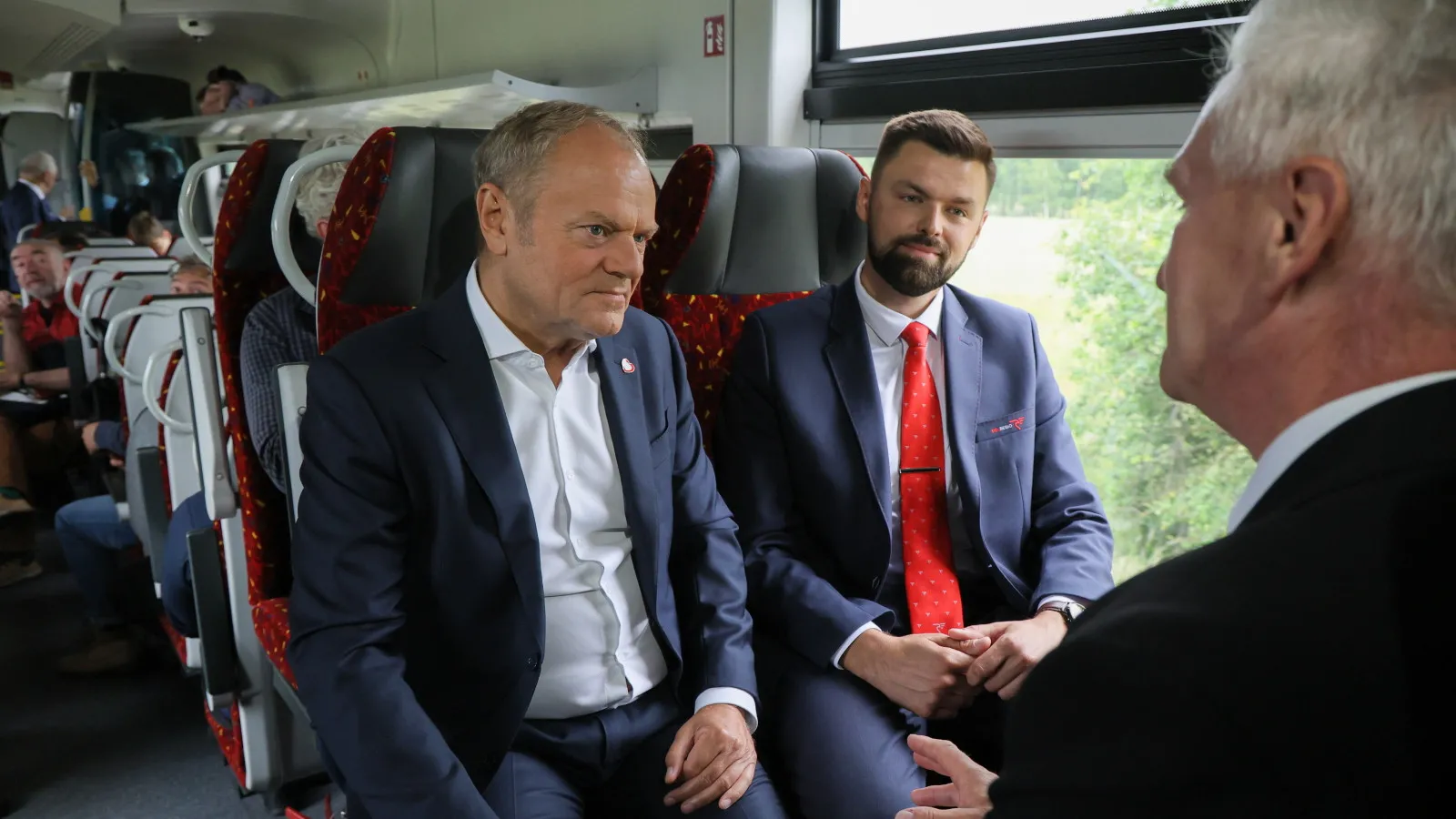 Łomża wraca na kolejową mapę Polski. Tusk: Czekała 33 lata