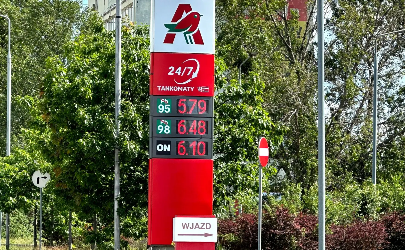 Stacja paliw Auchan