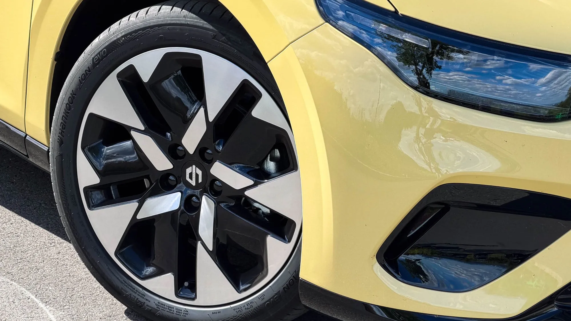 Nowy hatchback wjeżdża na rynek. Tyle kosztuje Leapmotor B05