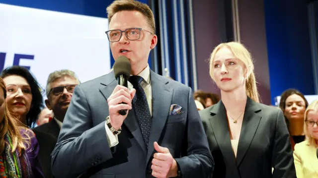 Żona Szymona Hołowni żegna się z wojskiem. Była pilotką MiG-29. Taką emeryturę dostanie