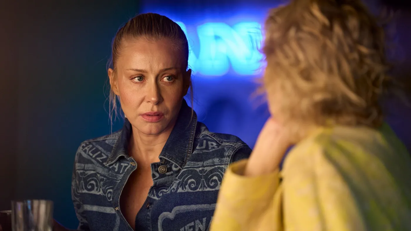 Katarzyna Warnke i Izabela Kuna w serialu "Klara. Rewolucja"