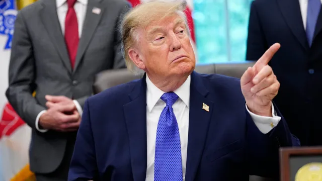 Trump mocno reaguje na doniesienia mediów ws. Iranu. Pisze o "mistyfikacji"