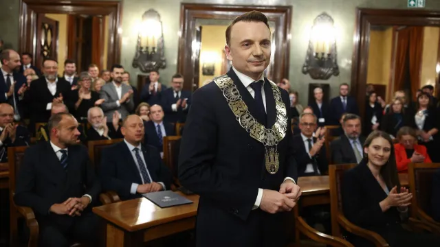 Pensja prezydenta Krakowa. Tyle chce zarabiać Łukasz Gibała