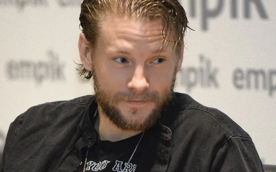 Sebastian Fabijański o trudach dorastania: Mój ojciec dużo zarabiał, to było stygmatyzujące