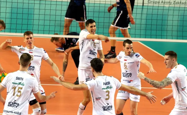 LM siatkarzy: Mistrzowie Polski jedną nogą w ćwierćfinale