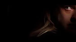 Powiało grozą. "Niewidzialny człowiek" w kinach w marcu [ZWIASTUN PL]