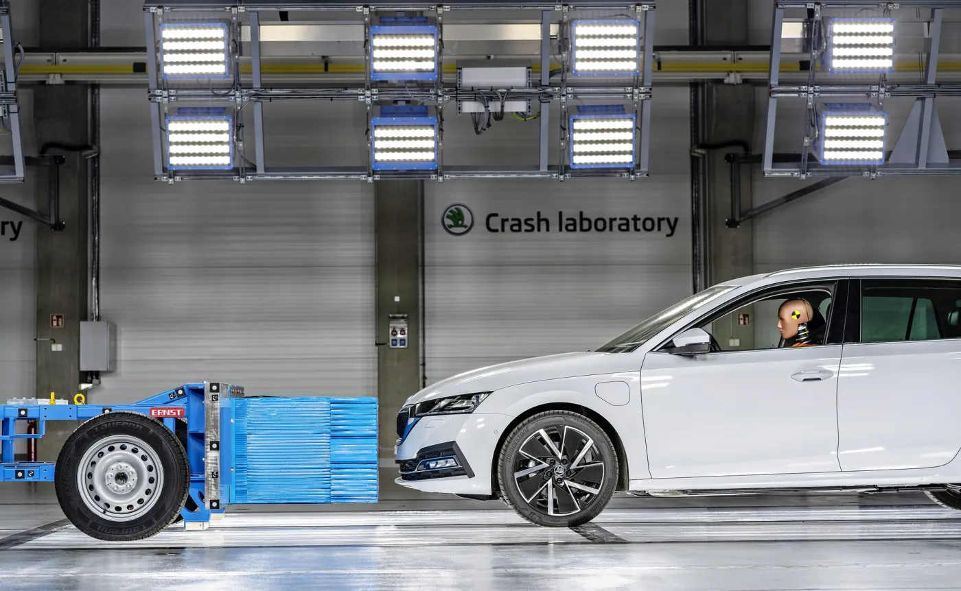Skoda sama rozbija swoje samochody w nowym laboratorium