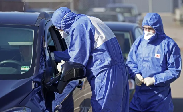 Niemcy: Naukowcy przygotowali scenariusze rozwoju epidemii w kraju