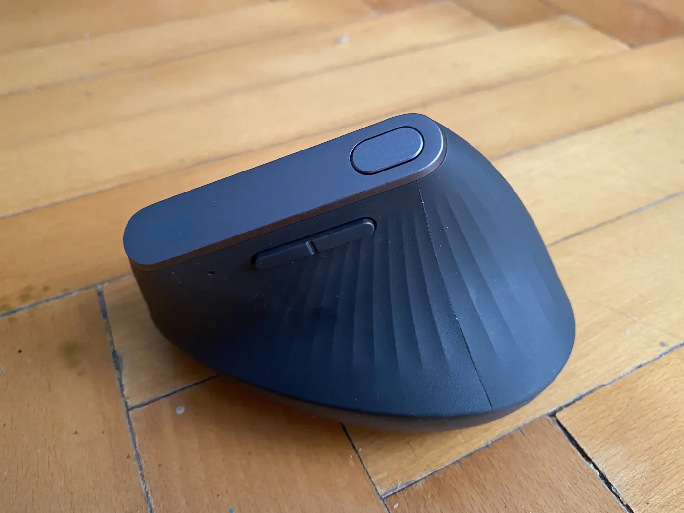 logitech-mx-vertical-12619378.jpeg