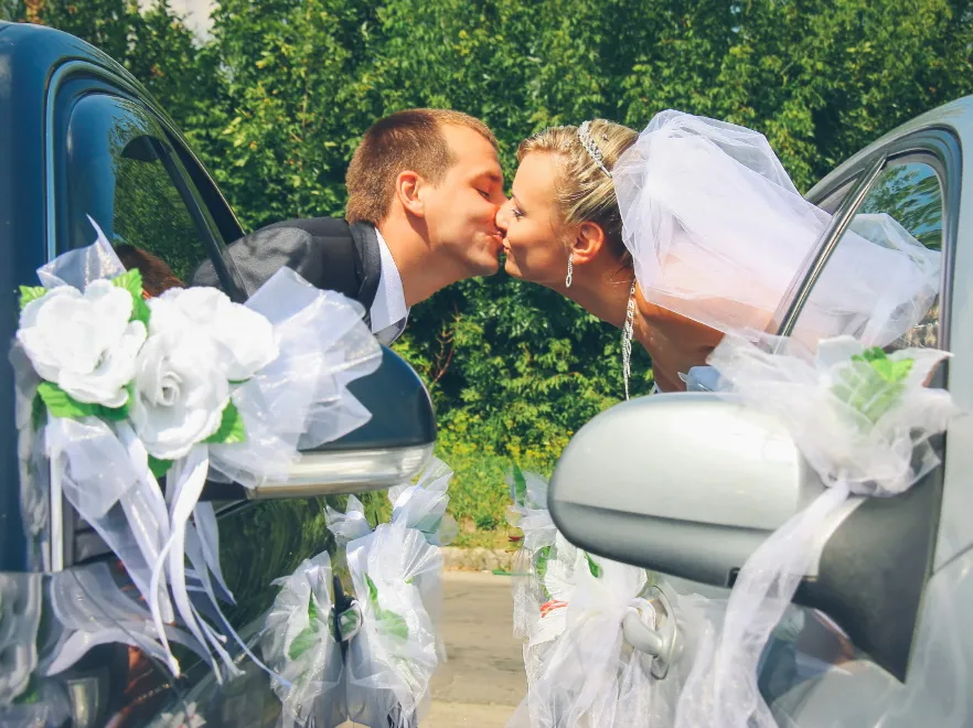 Pocałunek pary młodej