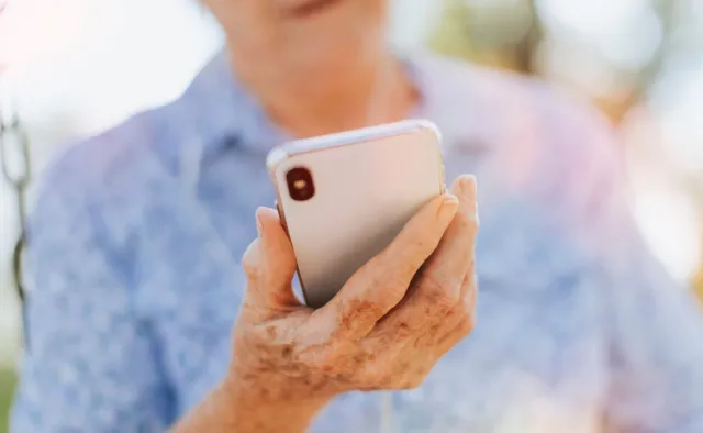 Oszustwo na BLIK. Policja ostrzega przed wyłudzeniami kodów