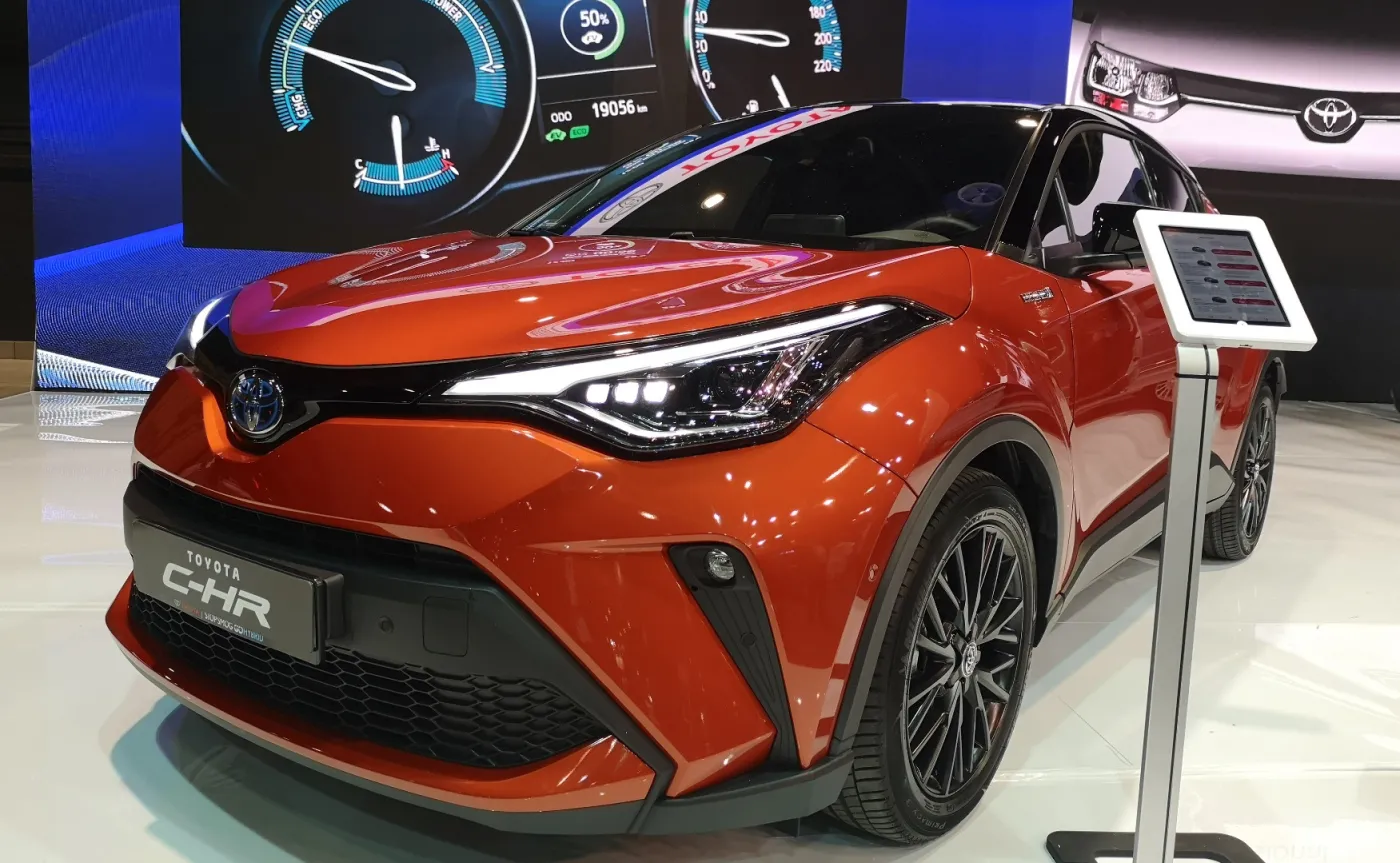 12761185-toyota-corolla-chr-30.jpg