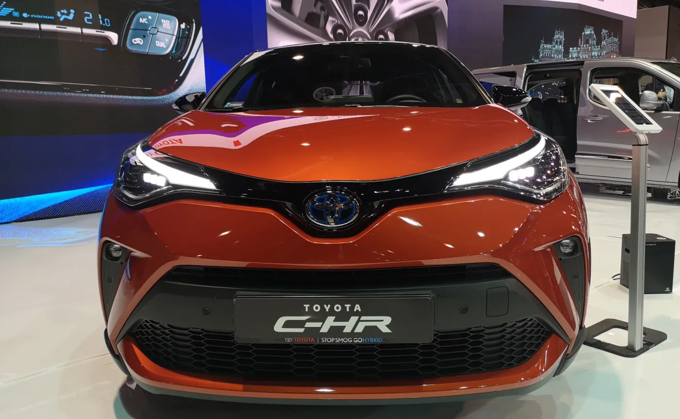 12761217-toyota-corolla-chr-31.jpg