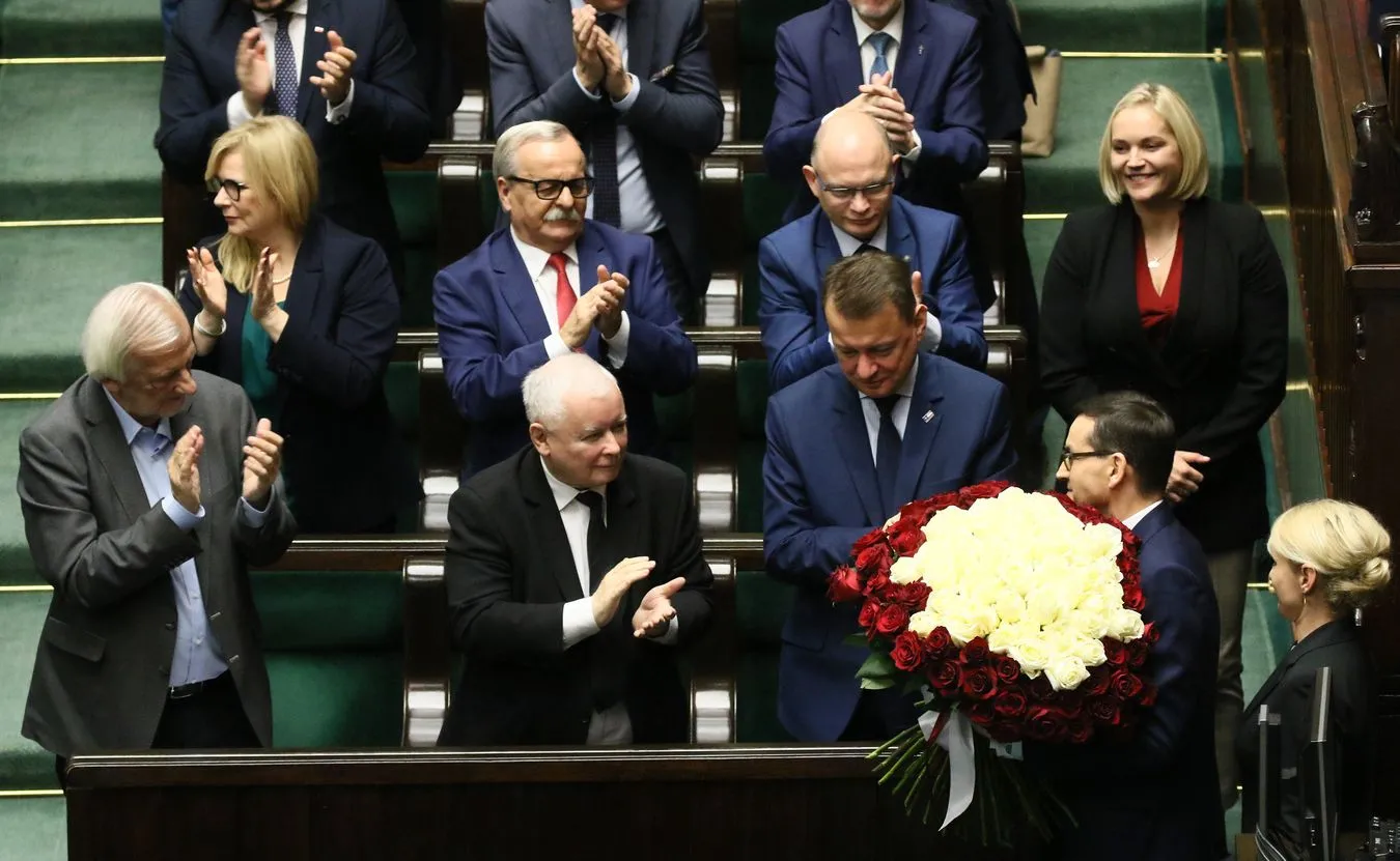 Polskim politykom zarządzanie krajem nieustannie myli się z grą komputerową [FELIETON]