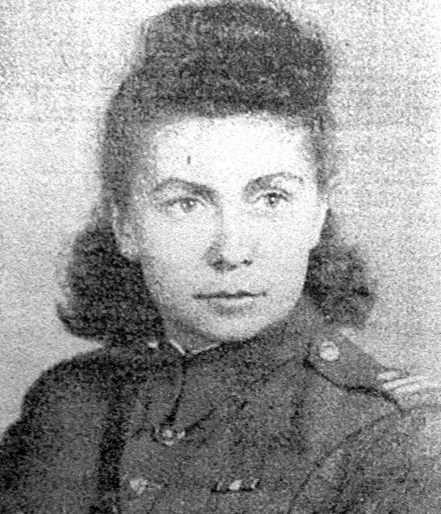 Polskie władze zrobiły ze mnie kozła ofiarnego - tak mieszkająca w Wielkiej Brytanii Helena Wolińska-Brus, stalinowska prokurator, komentuje decyzję polskich śledczych o ściganiu jej Europejskim Nakazem Aresztowania. "To, co się dzieje, to cyrk" - mówi brytyjskiemu dziennikowi "Guardian"