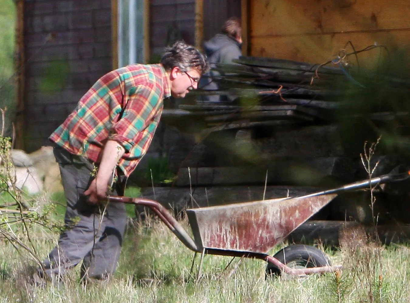 Komorowski spędził weekend na budowie