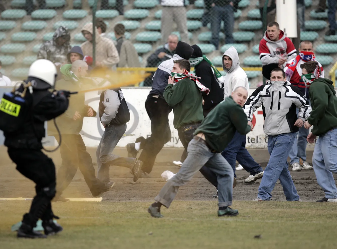 Policja wyłapie chuliganów przed Euro