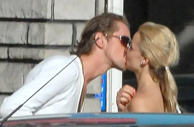 Zaloty najwyraźniej się udają