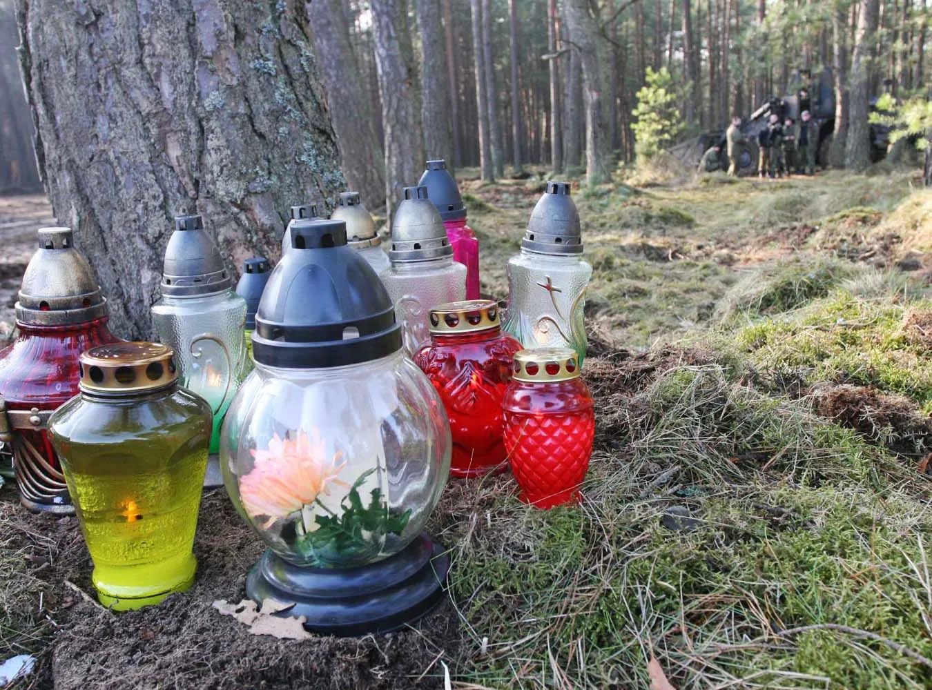 Klucz samolotów pożegna ofiary katastrofy