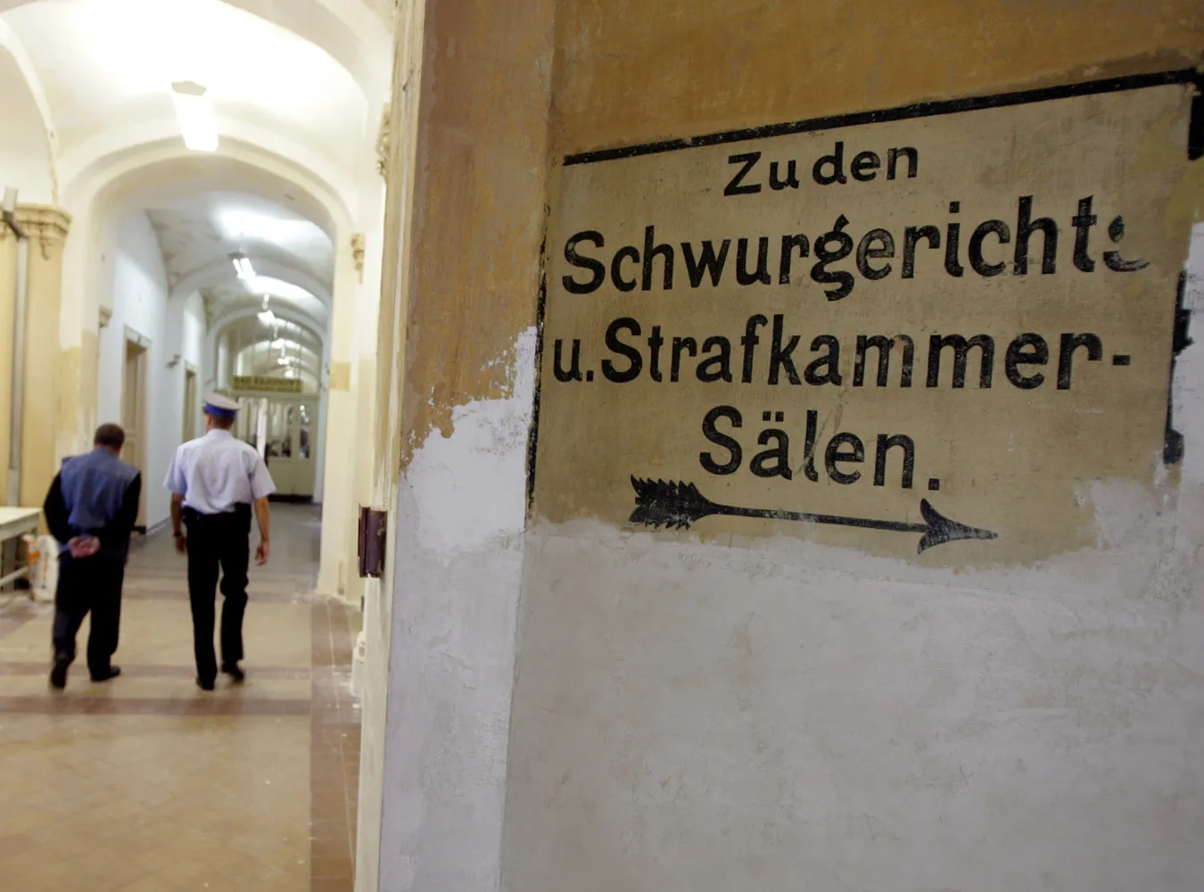 Odkryte podczas remontu wrocławskiego sądu napisy w języku niemieckim nikomu nie przeszkadzają