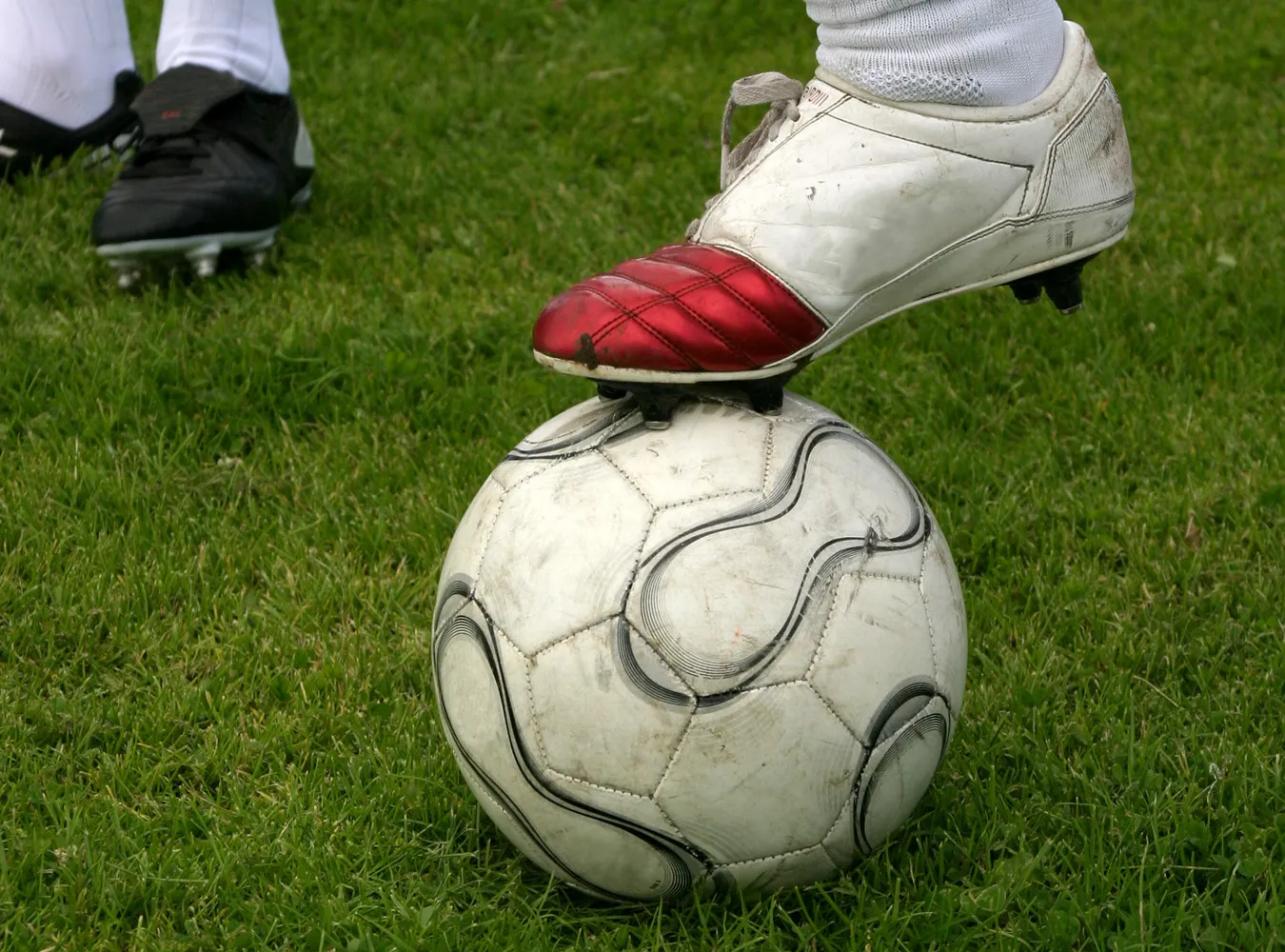 Liderzy już wydali 5 milionów na zakupy