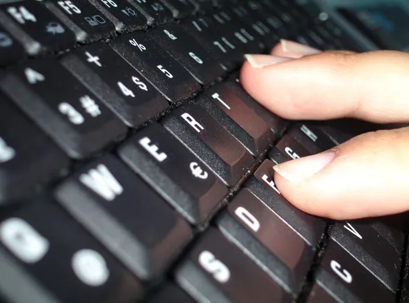 Pisanie na klawiaturze powodem biegunki?