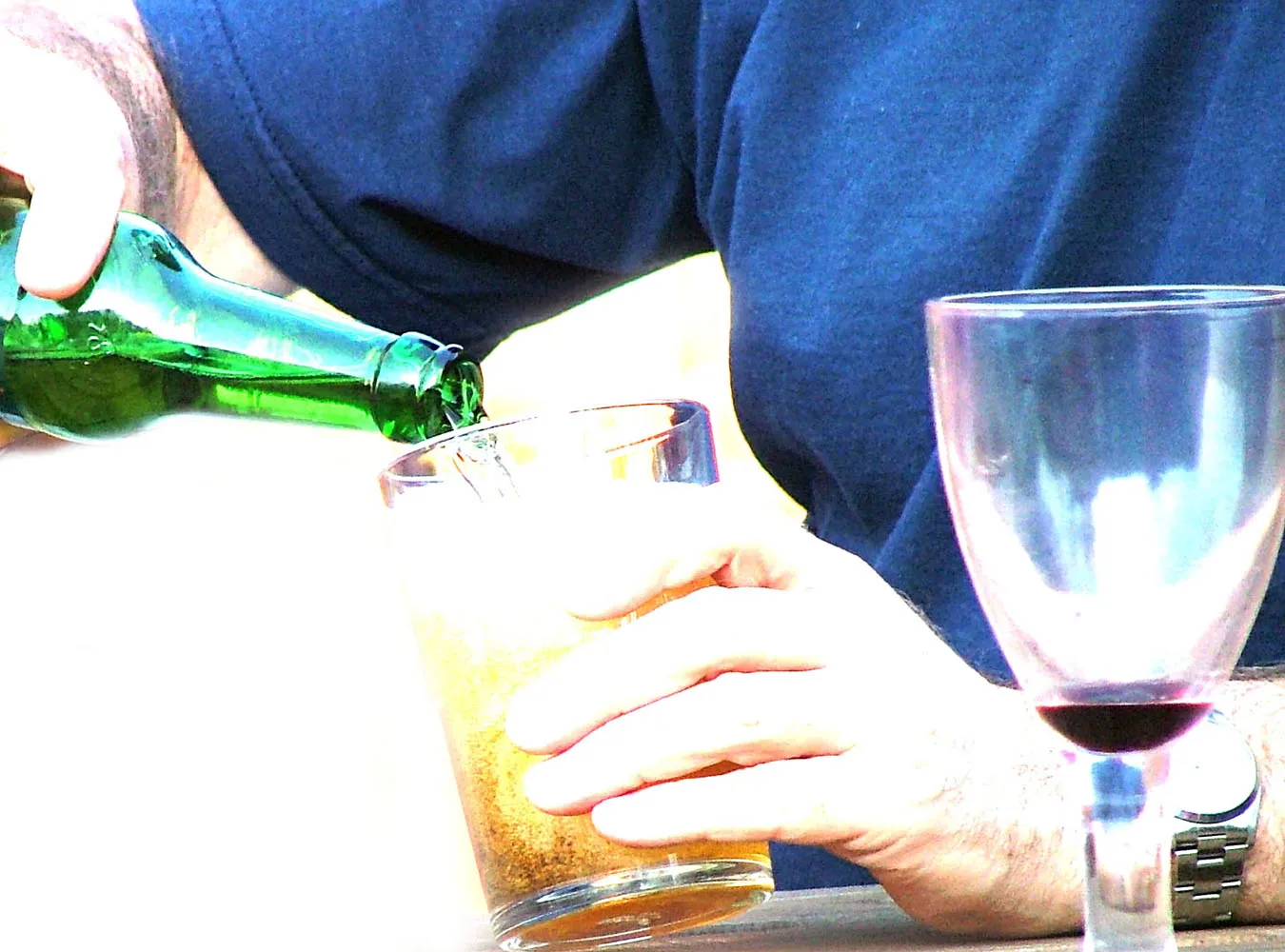 Rodzice upili 4-latka aż się przewracał