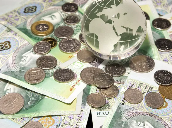 Polska gospodarka wychodzi na plus